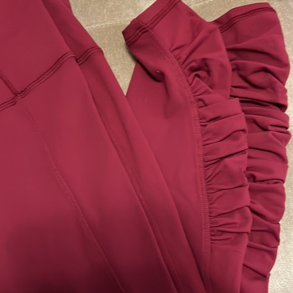 Fabletics high waisted pure Luxe ruched 7/8 leggings, small - Picture 3 of 8